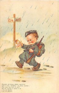 COMIC MILITARY SOLDIER CHILD WITH GUN AND PICTURE OF GIRL ITALY POSTCARD c. 1915