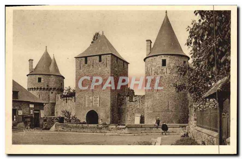 Old Postcard Brittany Fougeres (Ille et Vilaine) Entree du Chateau in the Tou...