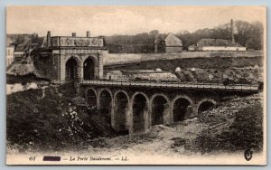 France  La Porte Baudimont  Postcard