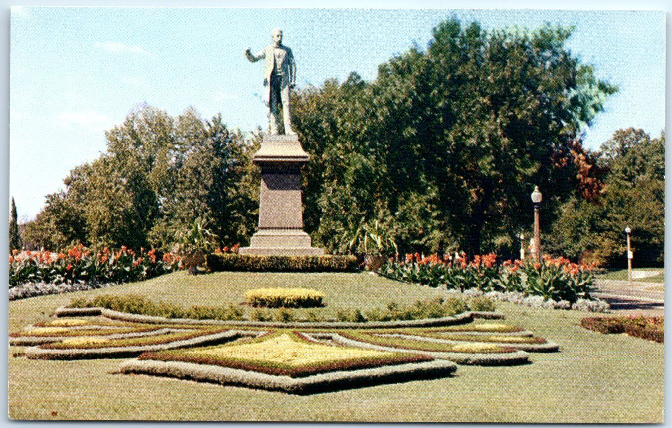 Postcard Blair Monument, Lindell Entrance To Forest Park St. Louis