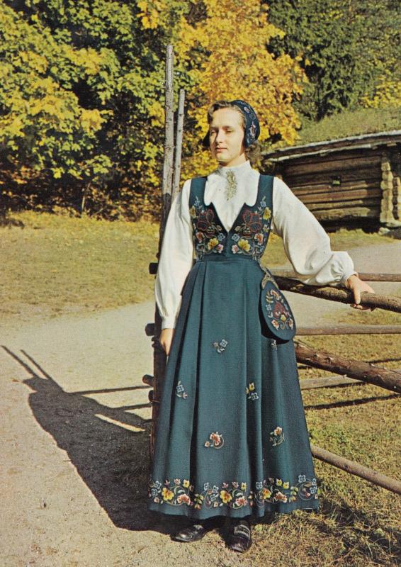 National Costume For Gudbrandsdal Norge Norway Vintage Fashion Postcard