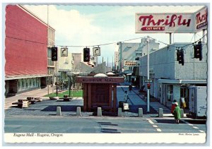 c1950's Eugene Mall Building Pedestrian Stop Light People Eugene Oregon Postcard