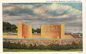 COUNCIL BLUFFS, Iowa IA    LEWIS & CLARK MEMORIAL   ca1940's Curteich Postcard