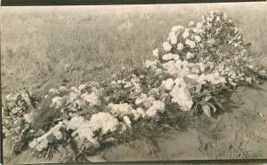 C-1910 Flower Memorial Grave site RPPC real photo postcard 2219