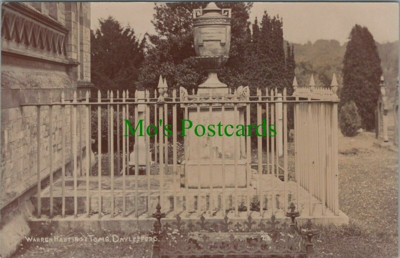 Gloucestershire Postcard - Warren Hastings Tomb, Daylesford  RS27665