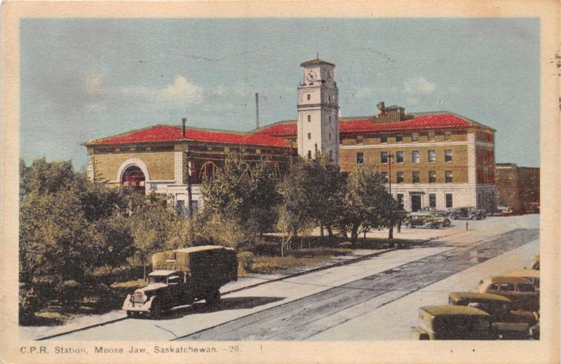 MOOSE JAW SASKATCHEWAN CANADIAN PACIFIC RAILWAY STATION POSTCARD 1950 PSTMK 