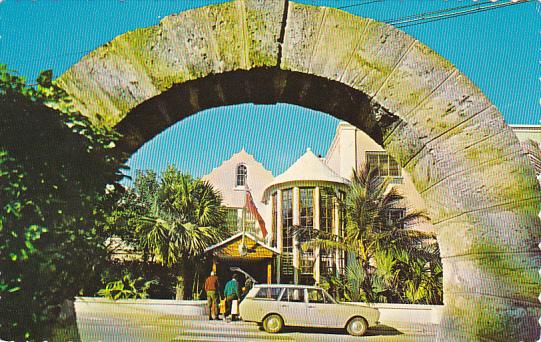 Bermuda Paget Parish Front Entrance Of Inverurie Hotel