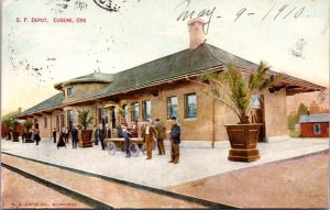 Postcard Southern Pacific Railroad Depot in Eugene, Oregon