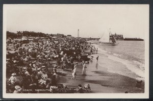 Norfolk Postcard - The Beach, Great Yarmouth    RS19319