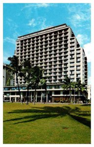 Postcard HOTEL SCENE Wikiki Hawaii HI AT8978