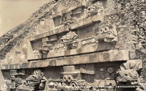 RPPC Templo De Quetzacoatl Teotihuacan, Mexico Desantis Jr Postcard ca 1940s