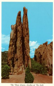 US    PC4150  THE THREE GRACES,  GARDEN OF THE GODS, COLORADO