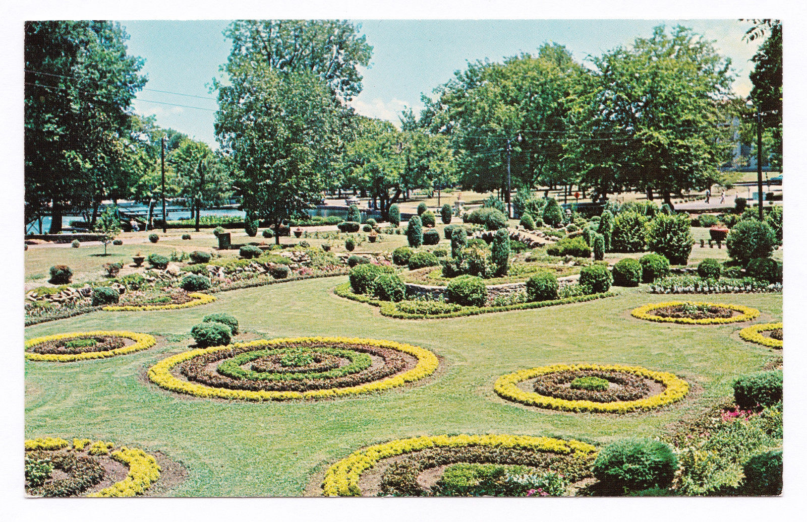 Woman gives birth at Centennial Park over the weekend, image size:1600x1036