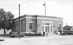 Gladstone MI U. S. Post Office RPPC Postcard