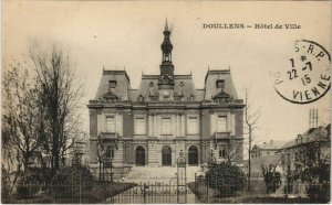 CPA DOULLENS Hotel de Ville (807114)