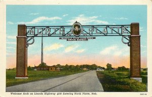 Linen Postcard; Buffalo Bill Welcome Arch, Lincoln Highway 30 to North Platte NE