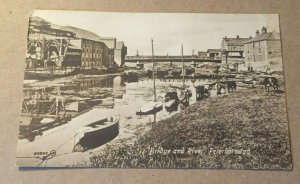 VINTAGE  POSTCARD UNUSED BRIDGE & RIVER PETERBOROUGH CAMBRIDGESHIRE ENGLAND