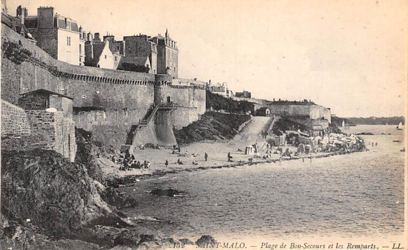 France Saint Malo Plage De Bon Secours Et Les Remparts