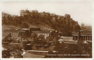 Scotland Postcard - Edinburgh Castle & Art Galleries - Edinburgh -  Ref  ZZ5901