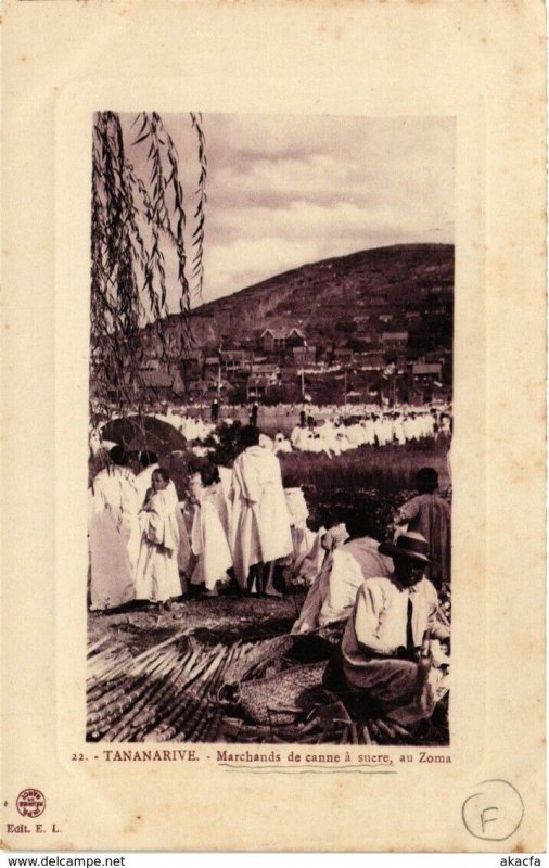 CPA AK Tananarive- Marchands de canne a sucre, au Zoma MADAGASCAR (819093)