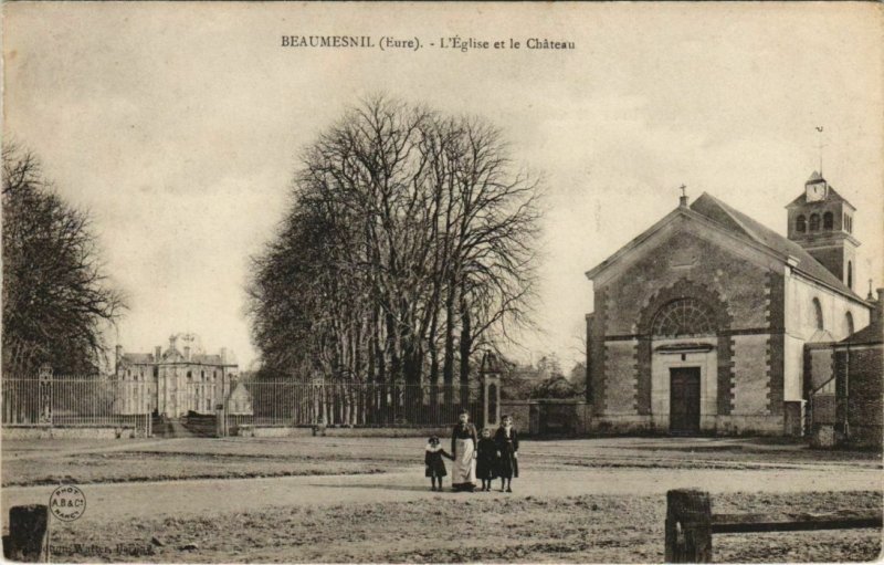 CPA BEAUMESNIL L'Eglise et le Chateau (1149116)