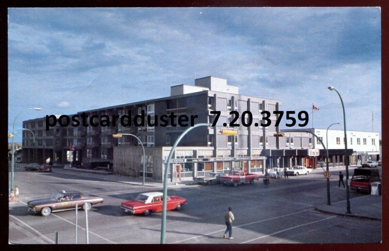 h3922 - YELLOWKNIFE NWT Postcard 1960s Street View. Inn. Classic Cars