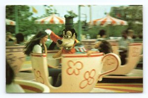 Goofy on Mad Tea Party Disney World Orlando FL Florida UNP Chrome Postcard C18