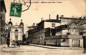 CPA Neuville-sur-Saone - Hotel du Lion d'Or et l'Eglise (1036365)