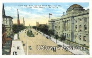 Grand Ave - MIlwaukee, Wisconsin WI Postcard