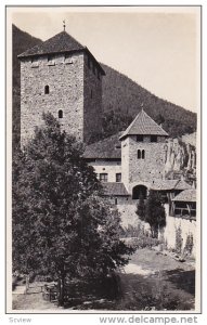 RP: MERANO , Italy , 1910s ; Cortile nel Castello Tirolo