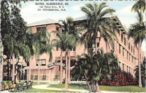 St Petersburg, FL Florida  HOTEL ALBEMARLE SENIOR  ca1940's Linen Postcard
