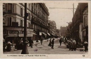 CPA VINCENNES La Rue de l'Hotel de Ville (65700)