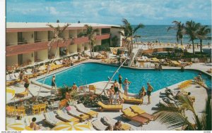 MIAMI BEACH , Florida , 50-60s ; Sahara Motel , Swimming Pool