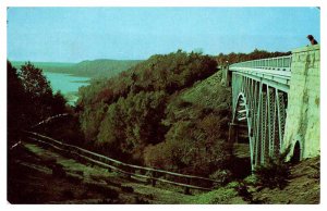 Postcard BRIDGE SCENE Manistee Michigan MI AP1306