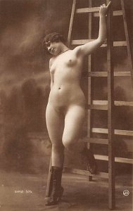 Reproduction Nude Nude View Images
