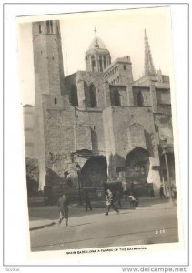 RP: Barcelona , Spain , 10-30s ; Facade of Cathedral