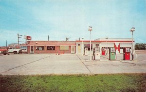 Trenton, NE Nebraska  SOO PAW CAFE & GAS STATION~Orlan Cole  ROADSIDE  Postcard