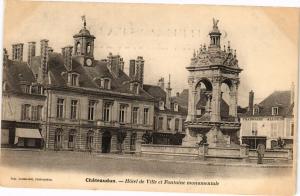 CPA CHATEAUDUN-Hotel de Ville et Fontaine monumentale (177858)