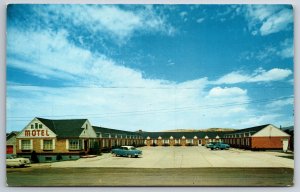 Evanston Wyoming~Roadside View Of New Motel On US 30 South~Vintage Postcard
