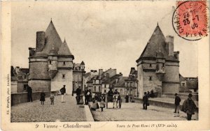 CPA Vienne-CHATELLERAULT - Tours du Pont Henri IV (111796)