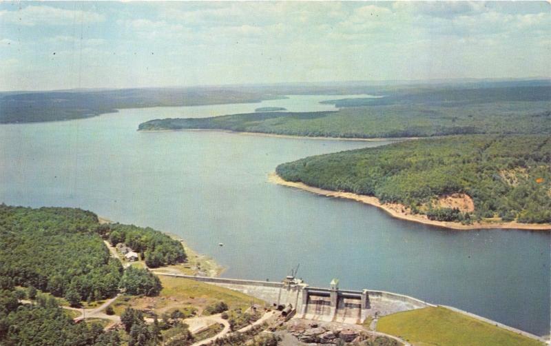 LAKE WALLENPAUPACK POCONO MTNS OF PENNSYLVANIA AERIAL VIEW POSTCARD 1960s