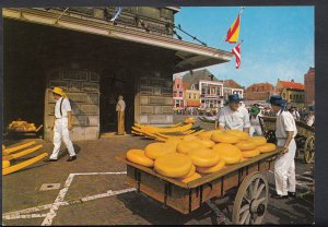 Netherlands Postcard - Alkmaar Kaasmarkt - Cheese Market  B2699
