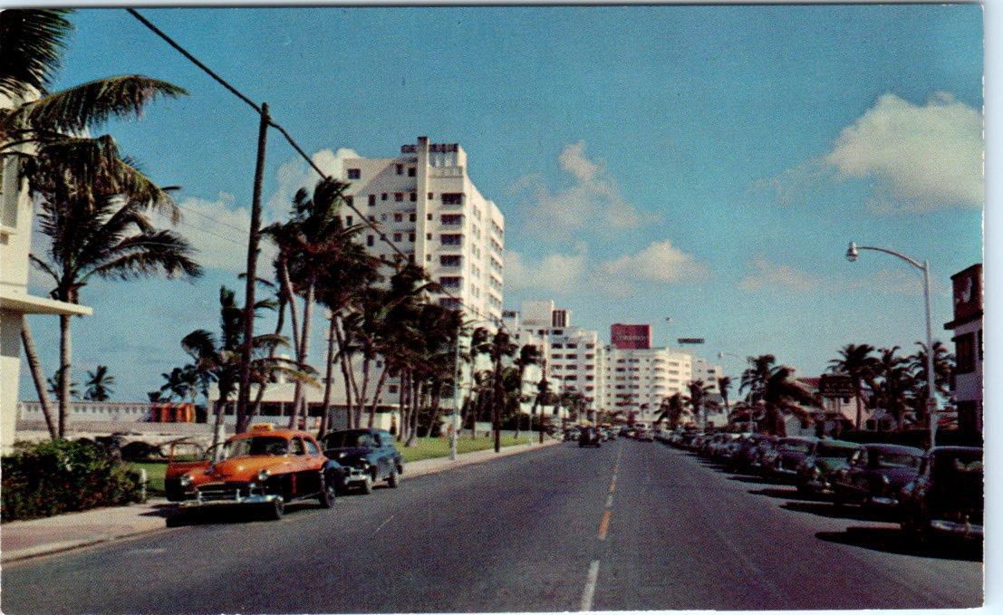 Birdseye View Miami Beach Florida Sands Motel roadside 1950s Postcard pool  7795