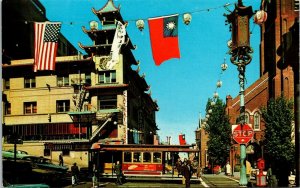 Vtg San Francisco CA Grant Avenue Chinatown Street Scene Cable Car Postcard