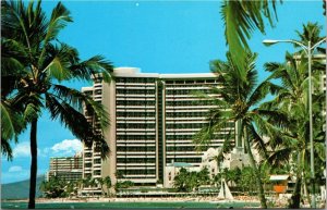 Sheraton Waikiki Hotel Island of Oahu HI Postcard PC40