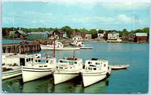 Postcard - Fishing Boats in Harbour, St. Andrewd, New Brunswick, Canada