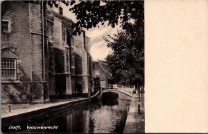 Netherlands Delft Vrouwenrecht Vintage Postcard 04.92