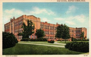 Benton Harbor, Michigan - The Benton Harbor High School - in the 1940s