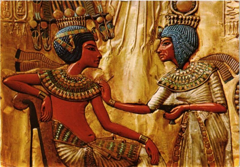 CPM EGYPTE Cairo Egyptian Museum. Scene on the back of King Tutankhamon (343943)