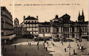 CPA ANGERS - La Place de Ralliement VERS la Cathédrale et la Tour (165271)